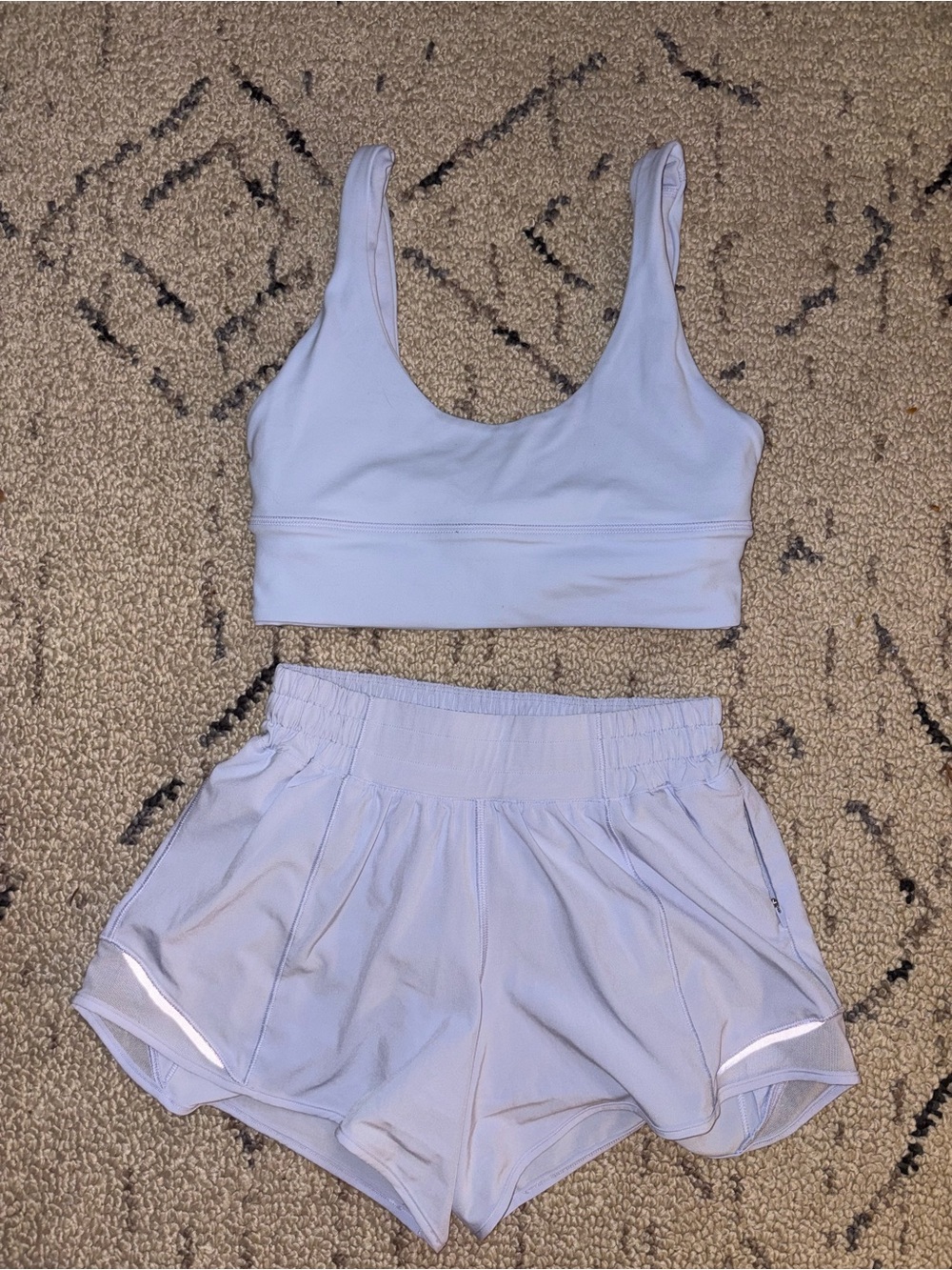 Lululemon set bra 6/ shorts 4 - Picture 6 of 6